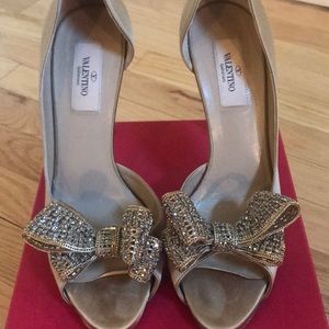 Valentino beige heels with crystal bow